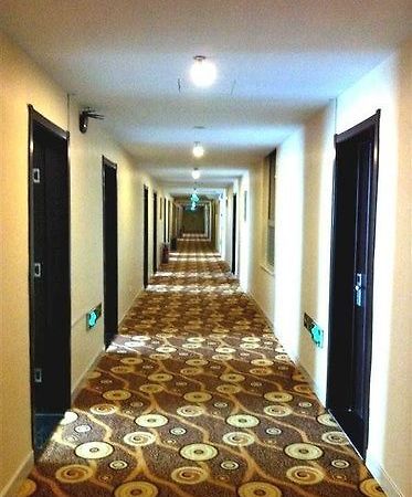 Super 8 Hotel Цзинань Экстерьер фото