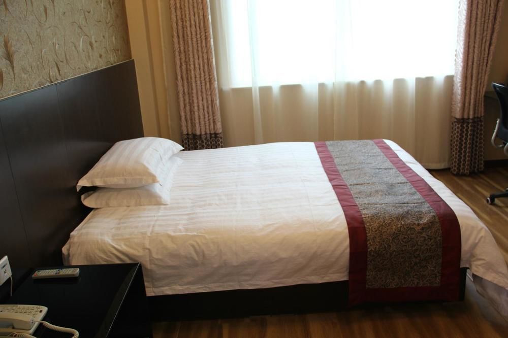 Super 8 Hotel Цзинань Экстерьер фото