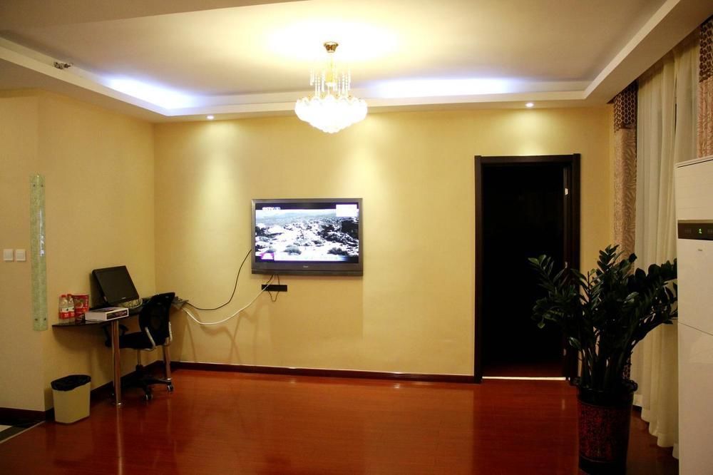 Super 8 Hotel Цзинань Экстерьер фото