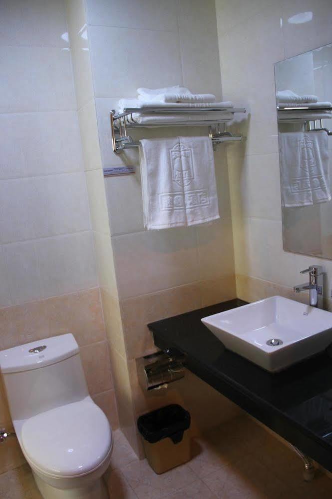 Super 8 Hotel Цзинань Экстерьер фото
